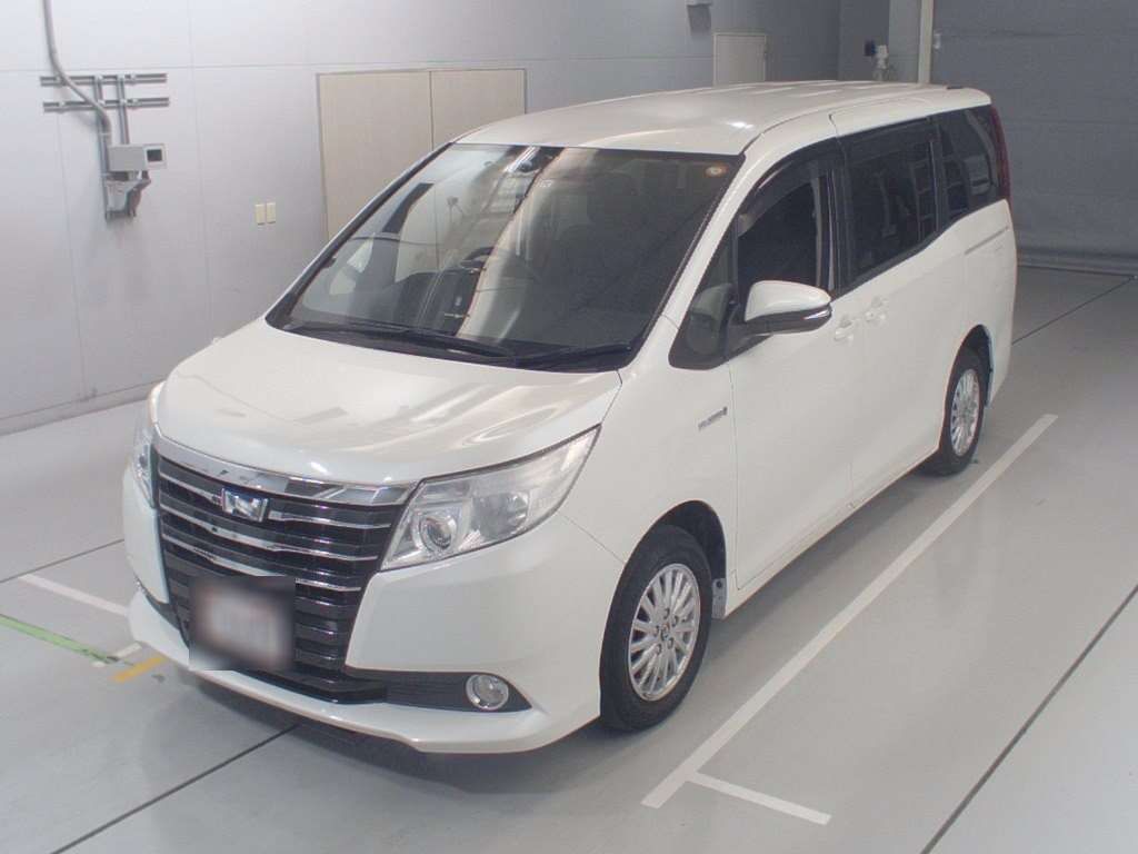 2014 toyota Noah Hybrid